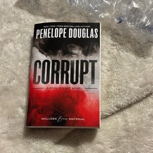 Corrupt by Penelope Douglas 📕